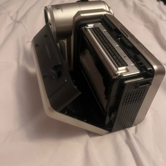 SHARP VIEWCAM CAMERA CAMCORDER VINTAGE!!! VL-E680 - Picture 4 of 16